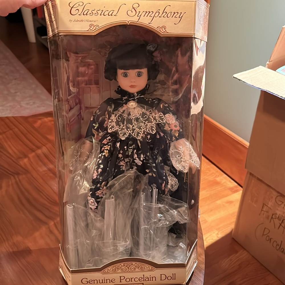 *New vintage porcelain doll 1992 Classical Symphony  collection. Special edition
